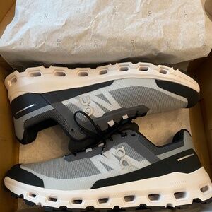 Men’s On Cloudvista Size 11.5